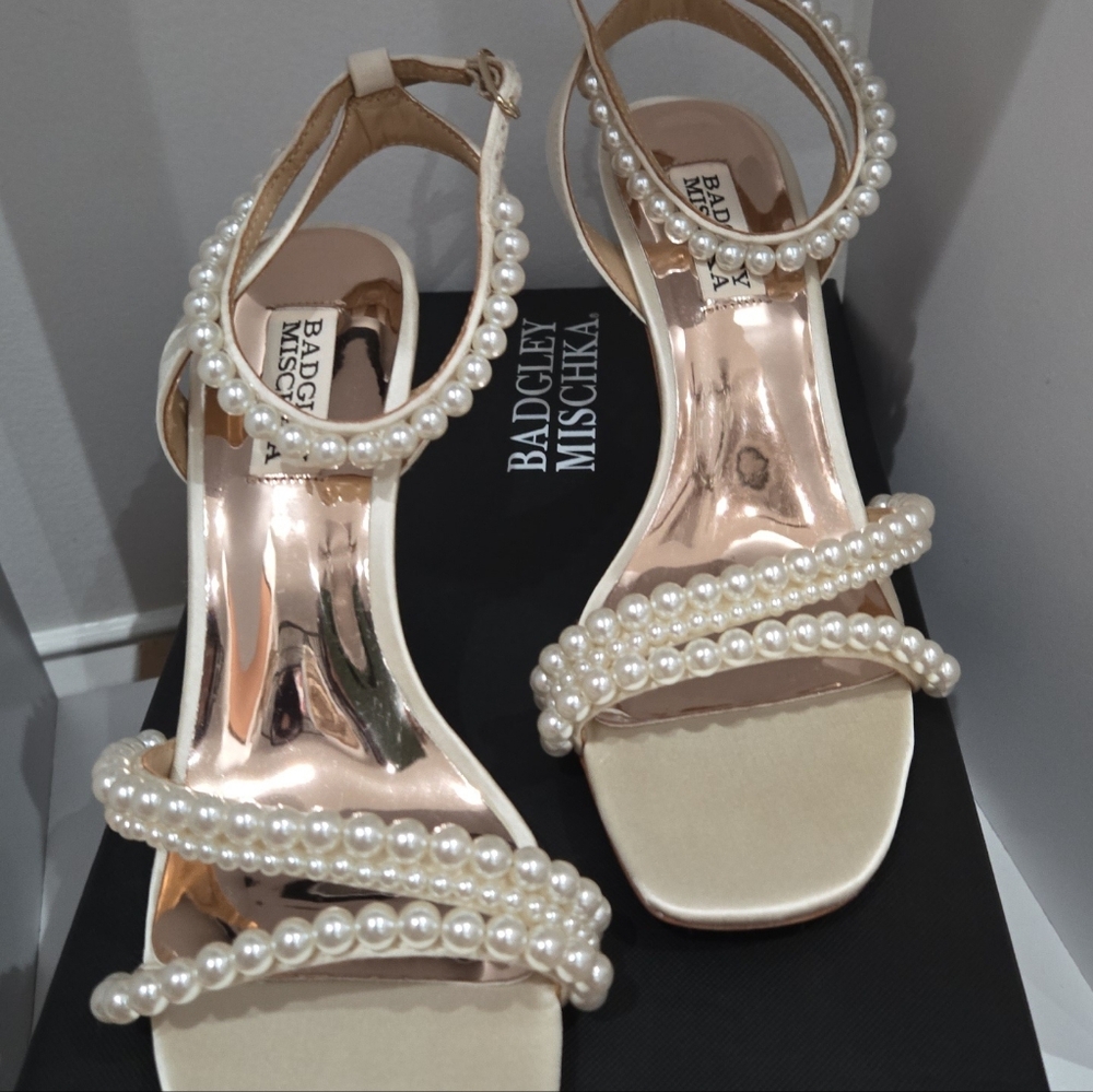 badgley mischka heels